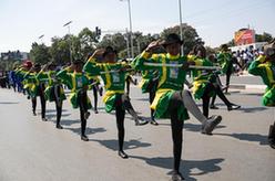赞比亚举行“五一”国际劳动节游行