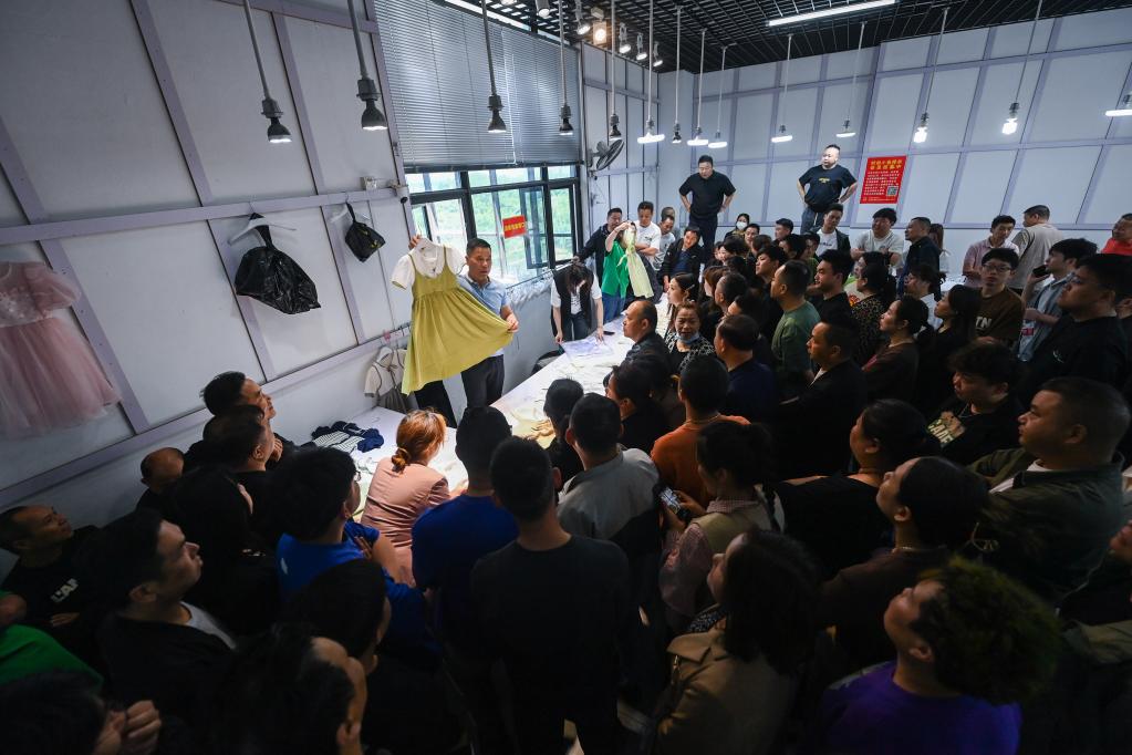 &ldquo;童装之都&rdquo;进入产销旺季