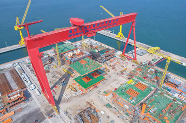 渤海湾首个千亿方大气田平台主体结构建造完成