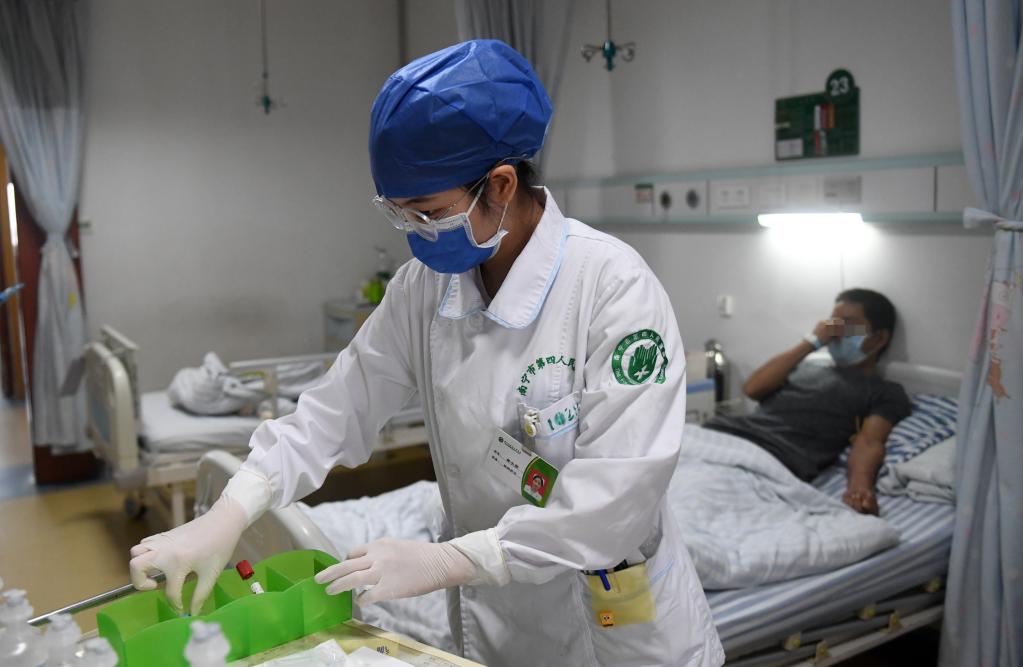 新华全媒+丨艾滋病房里的&ldquo;00后&rdquo;护士