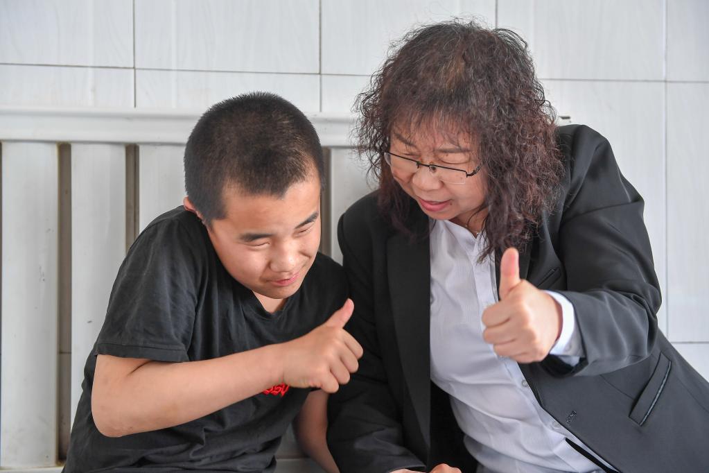 特教教师&ldquo;送教上门&rdquo; 特别的爱给特别的你