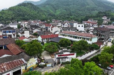 新华全媒+丨&ldquo;千万工程&rdquo;二十年 今昔对比看浙北小村变迁