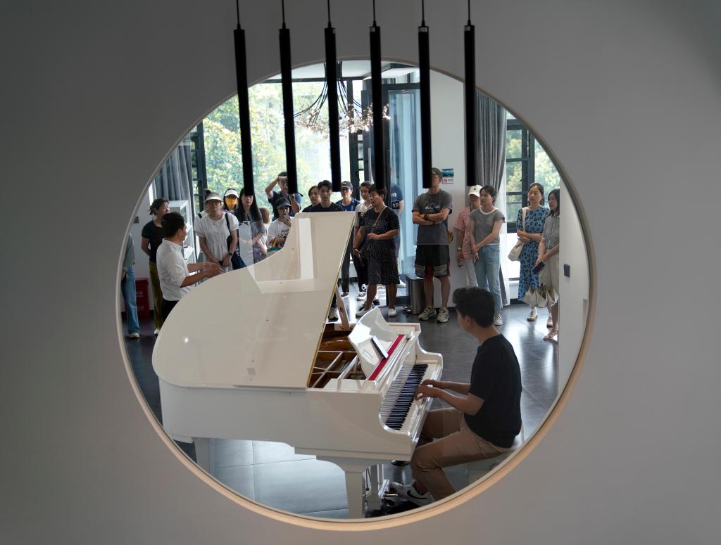 &ldquo;千万工程&rdquo;调研行丨美丽乡村新职业 民宿管家忙&ldquo;充电&rdquo;