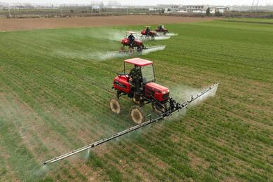 新华全媒+丨秦岭脚下的父子农田&ldquo;大管家&rdquo;