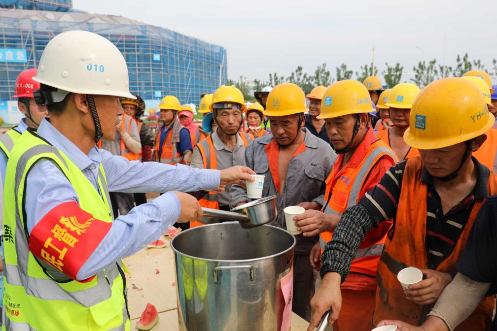 合肥：送&ldquo;清凉&rdquo;到工地