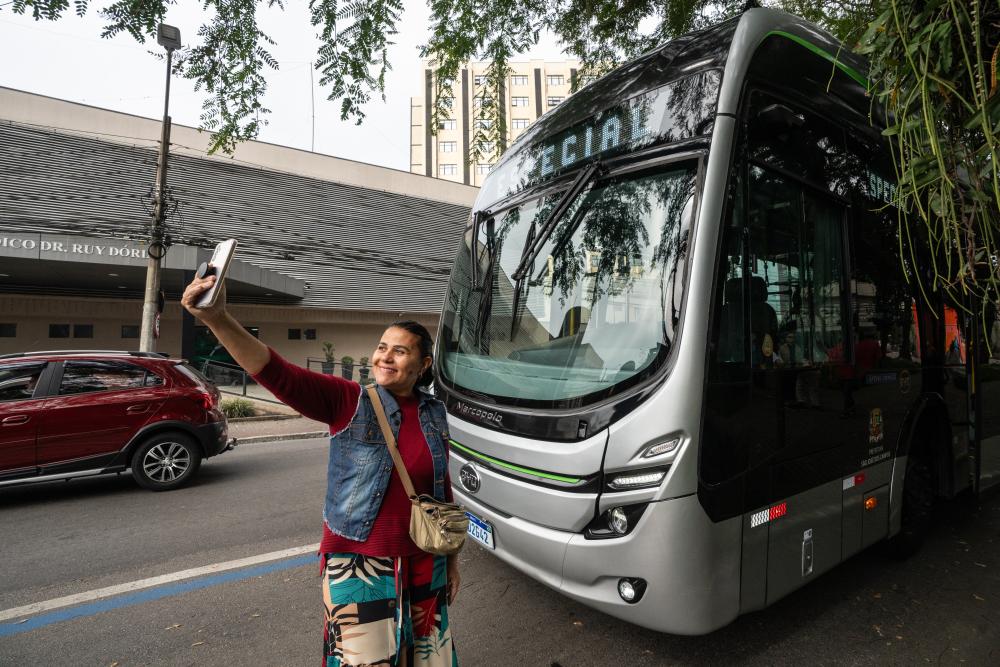 巴西航天城公交&ldquo;绿线&rdquo;上的中国电动大巴