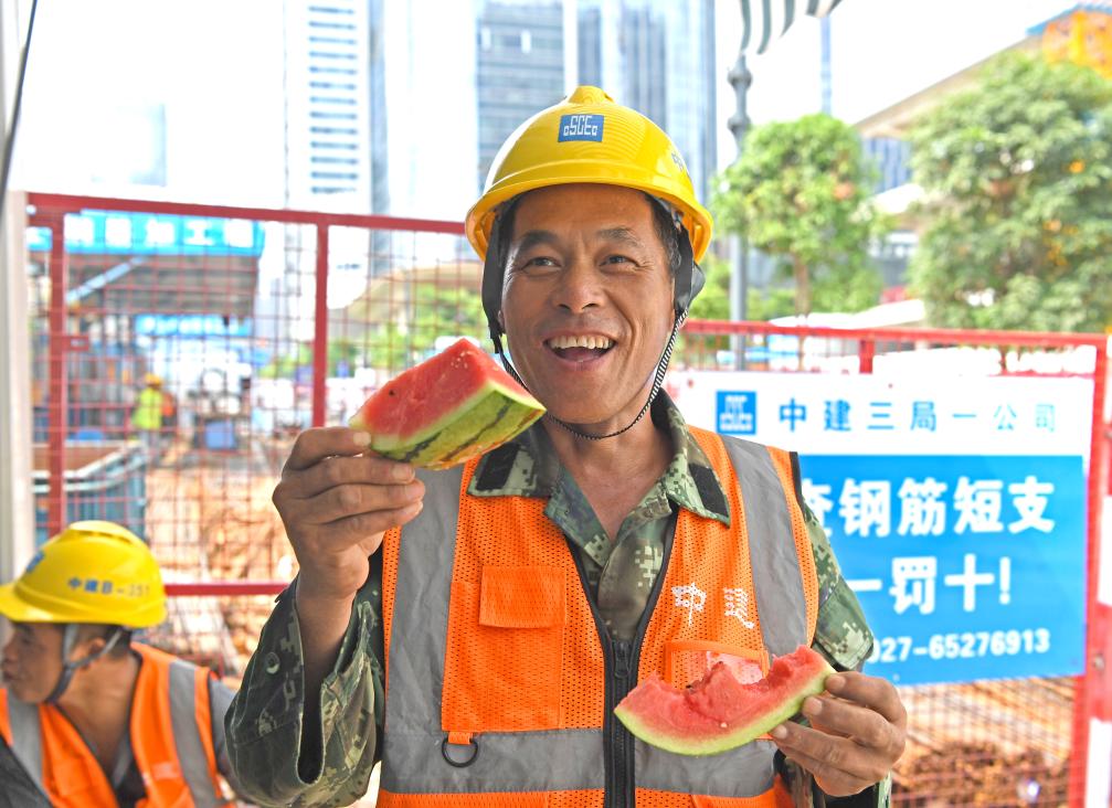 工地消暑&ldquo;凉&rdquo;策多