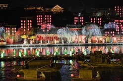 河南开封：《大宋&middot;东京梦华》实景剧受青睐