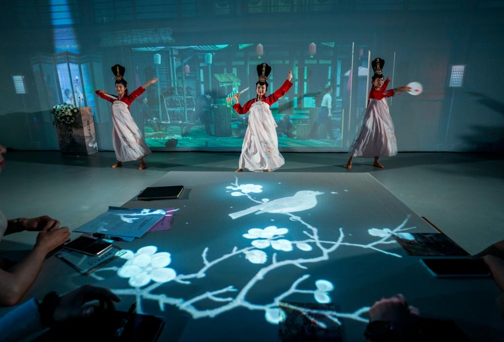 《画游清明上河 &mdash;&mdash;故宫沉浸艺术展》在渝开展