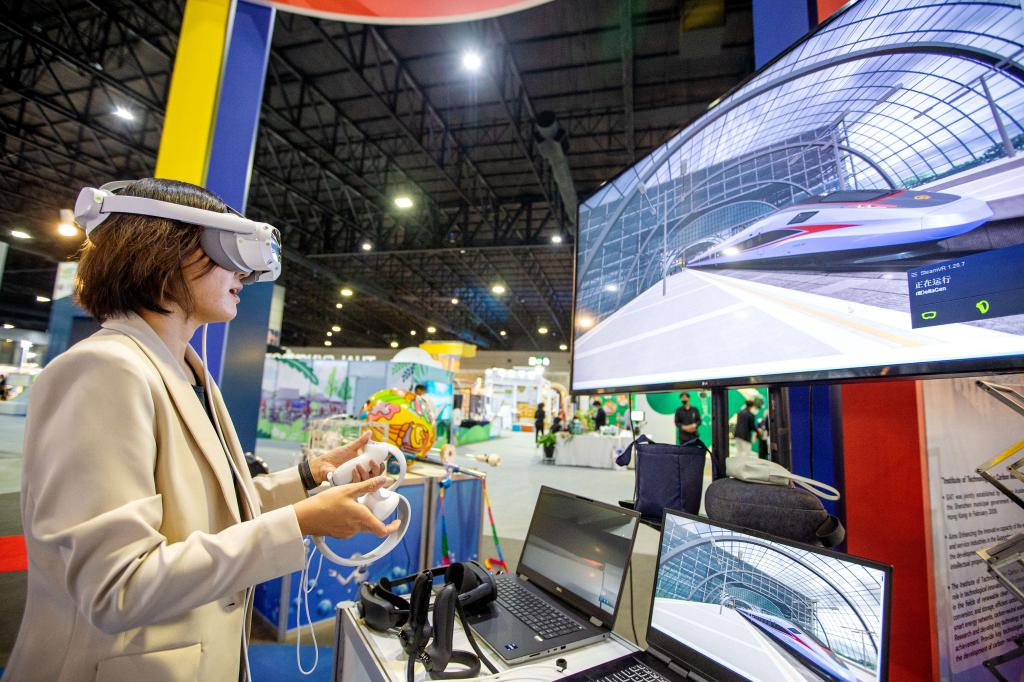 中国科技亮相泰国国家科学技术展