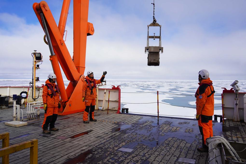 中国第13次北冰洋科学考察队完成第一阶段作业任务