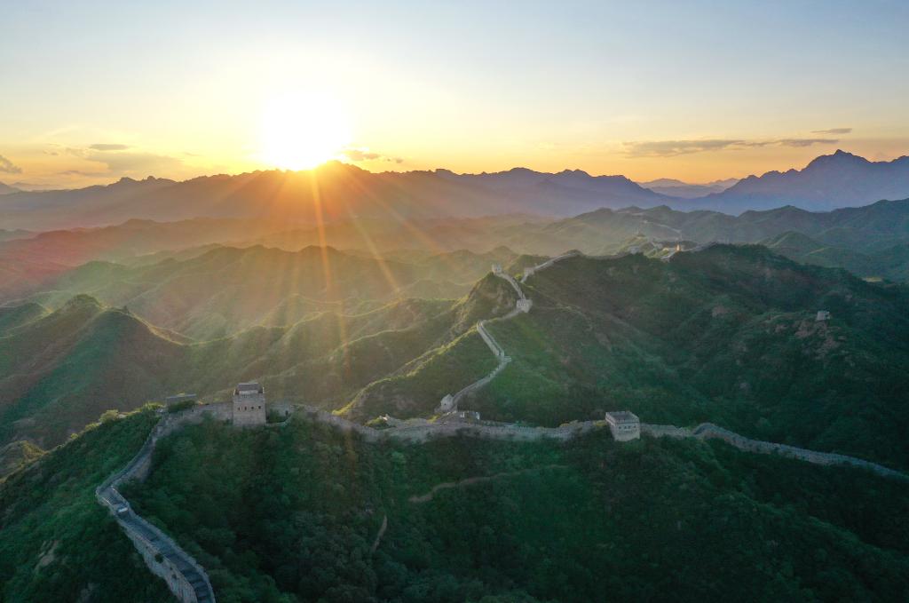 天空之眼瞰祖国&mdash;&mdash;万里长城 金山独秀