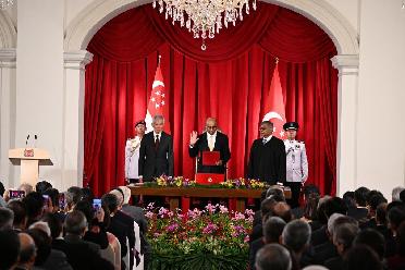 尚達曼宣誓就任新加坡總統