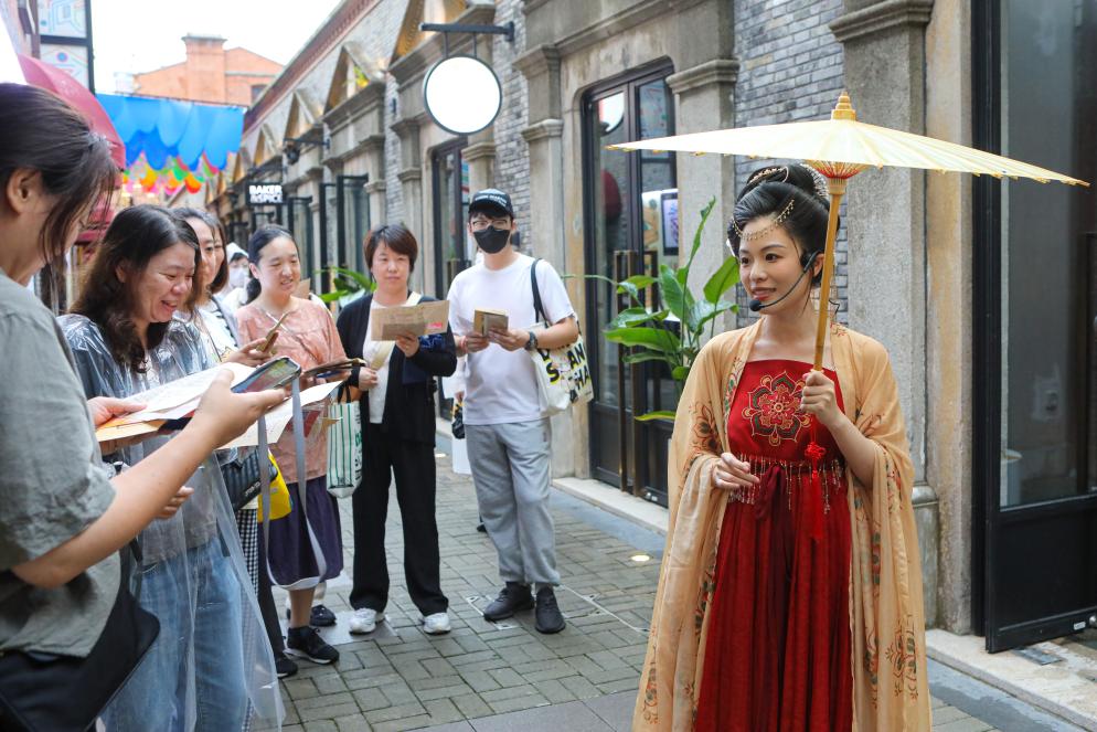 上海：&ldquo;月漾诗华&rdquo;中秋灯会持续亮灯