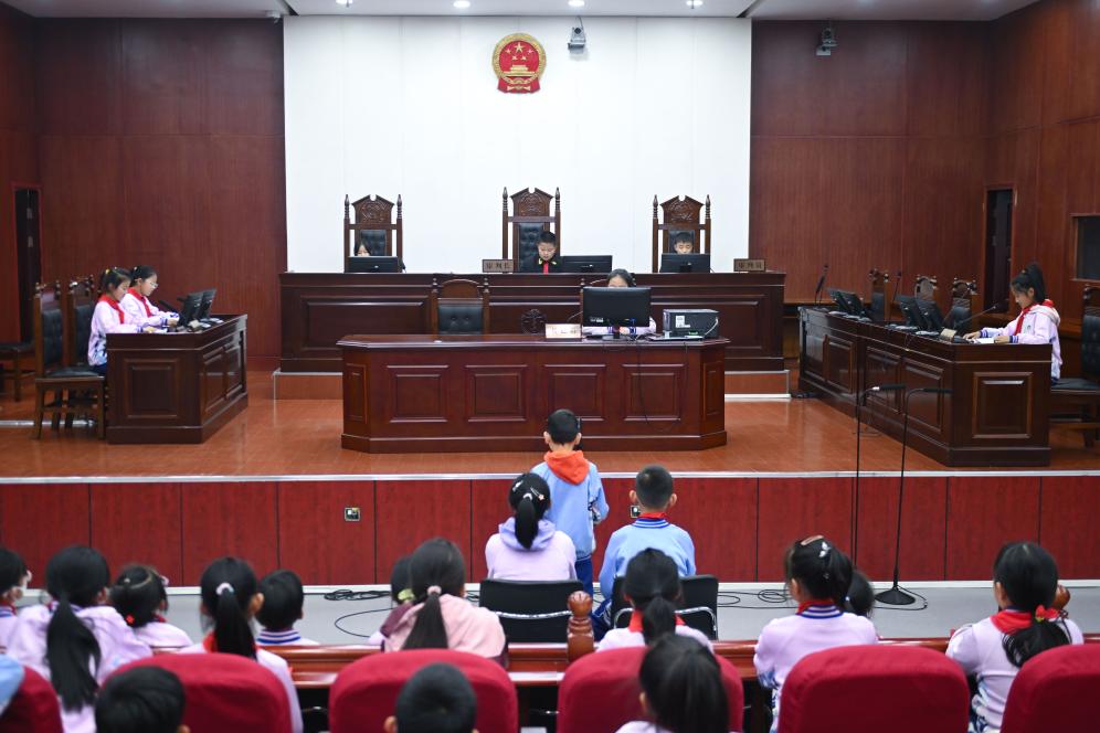 青海西宁：&ldquo;模拟法庭&rdquo;助普法