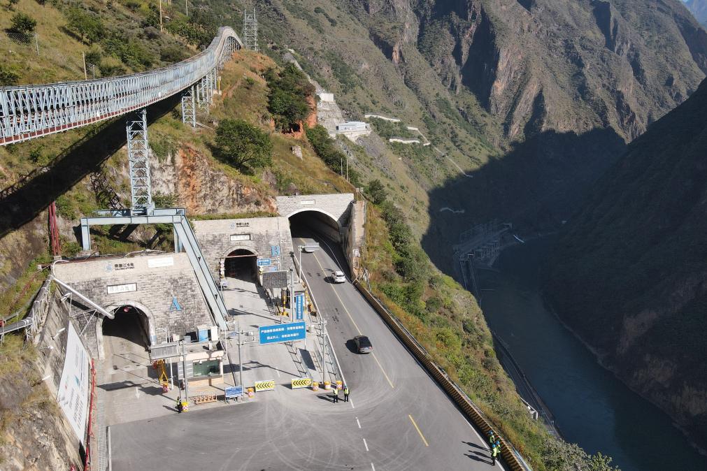 新华全媒+丨世界最深、最大的极深地下实验室锦屏大设施投入科学运行