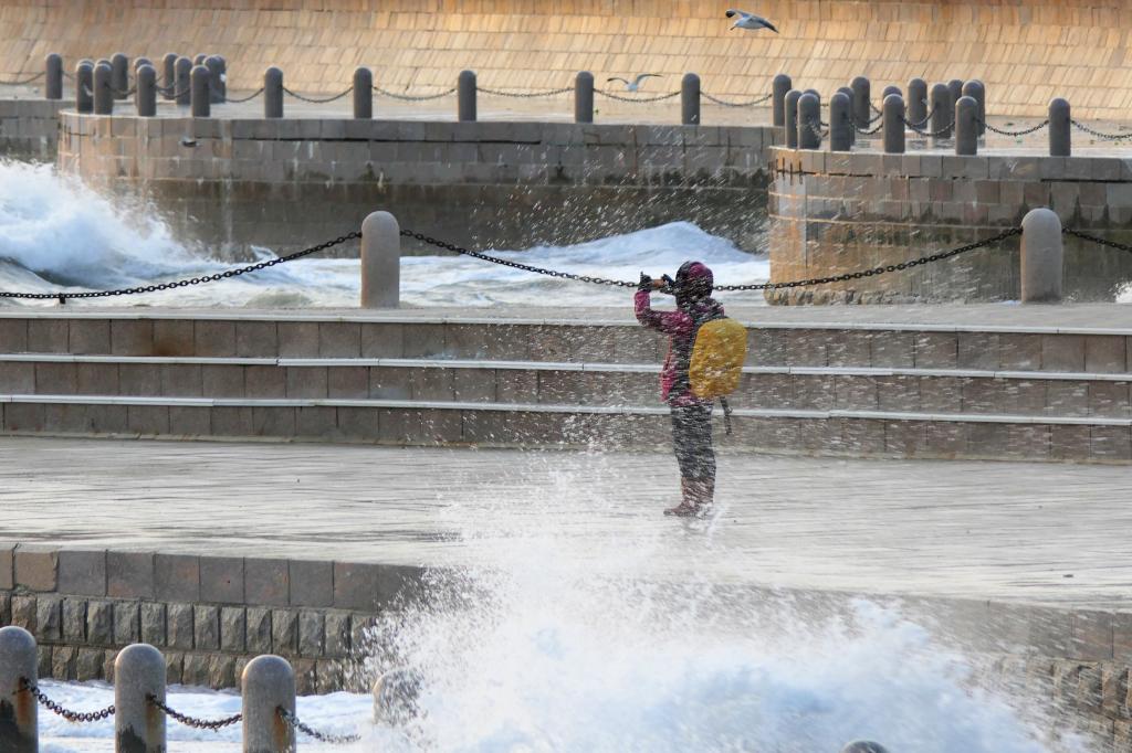 寒潮影响我国中东部地区