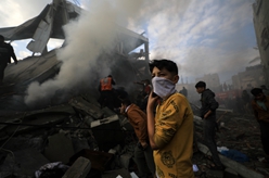 以军空袭加沙南部城市拉法造成至少27人死亡