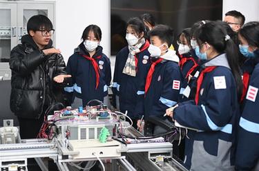 浙江杭州：走出校园 感受科学魅力