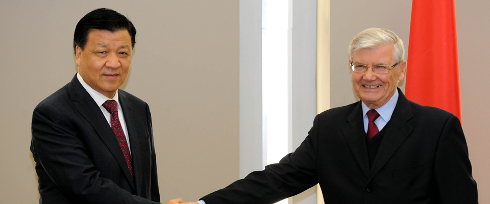 刘云山会见白俄罗斯议会上院主席鲁比诺夫