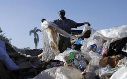 关注环境：多米尼加艾纳的垃圾堆放场(组图)