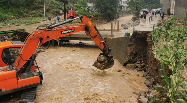 新华全媒+｜新一轮暴雨来袭 多地加强防汛抢险救灾