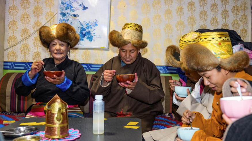 新春走基层｜除夕逢“古突” 雪域高原话团圆