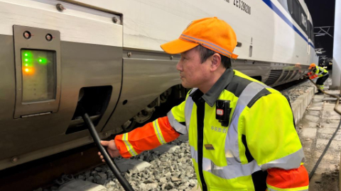 铁路供水人：保障春运旅途的“一杯好水”