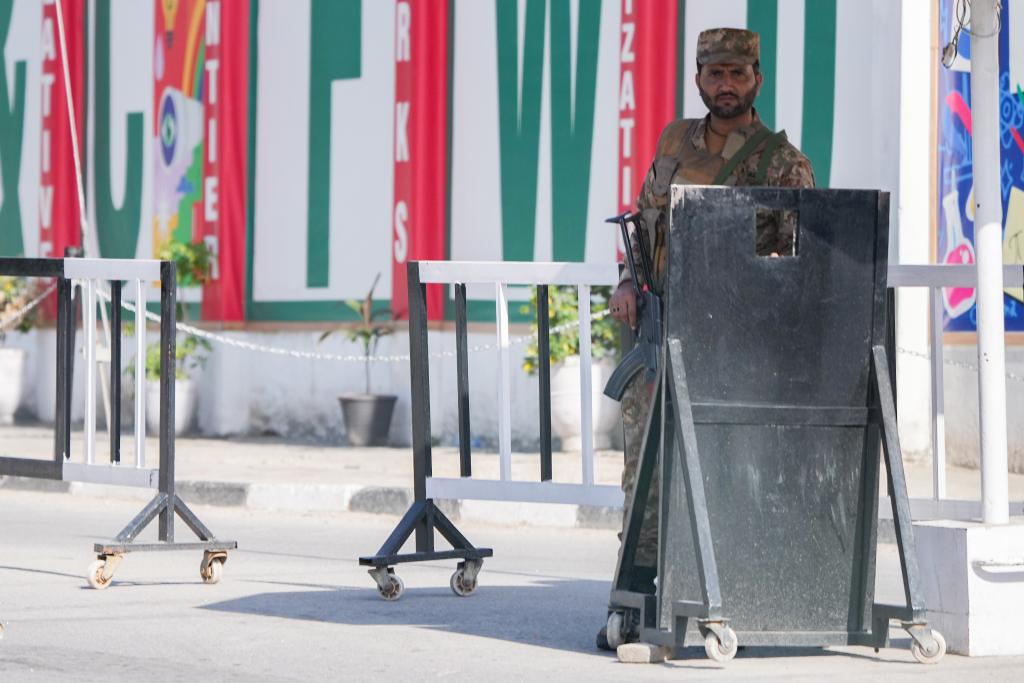 美伊新一轮谈判前景不明：伊朗拒绝参加 两国海军交锋