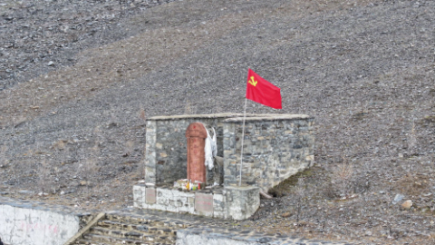 风雪慰忠魂,在海拔最高的红军烈士墓