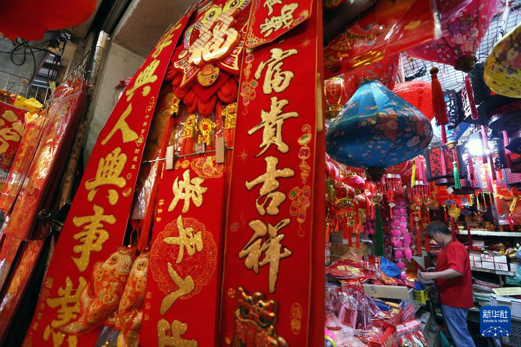 曼谷唐人街：选购新春装饰(图3)