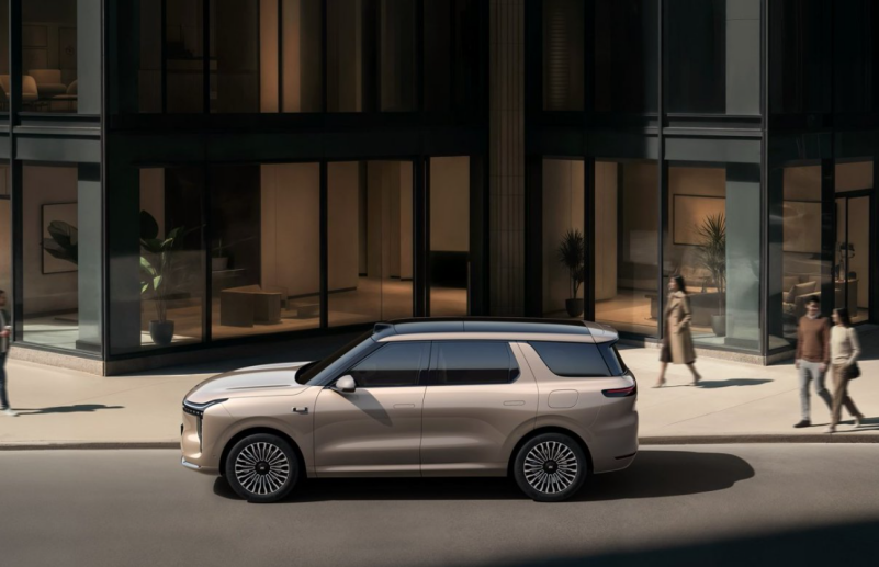 智己LS8上市  售价24.98万元起插图1