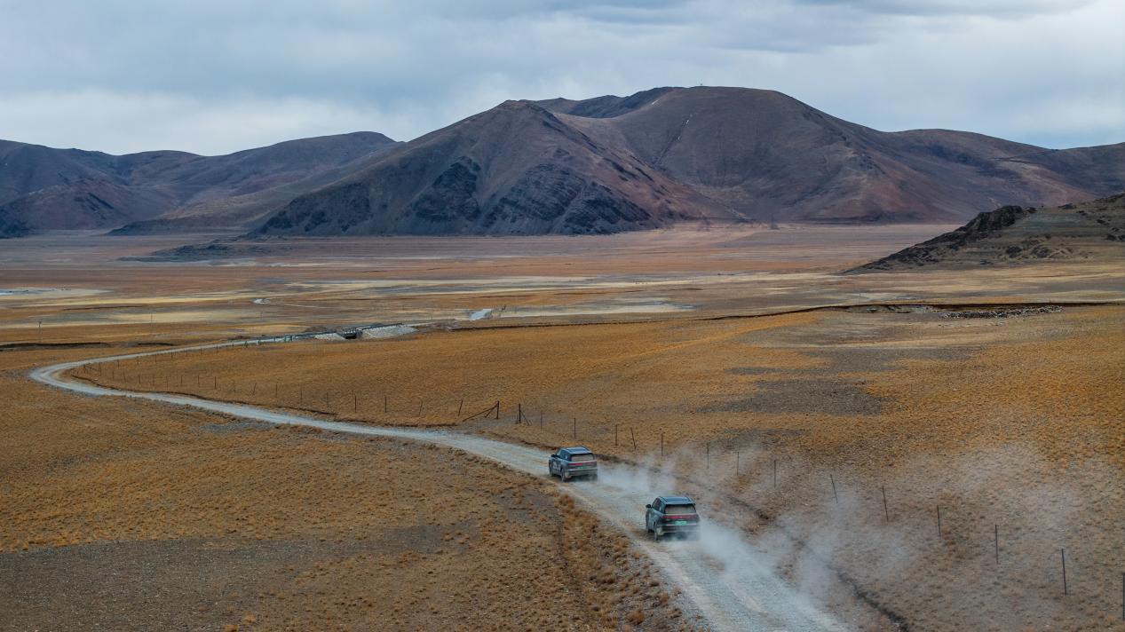 上汽大众ID. ERA  9X |“万里长歌”活动来到阿里地区  探访雪山湖泊插图7