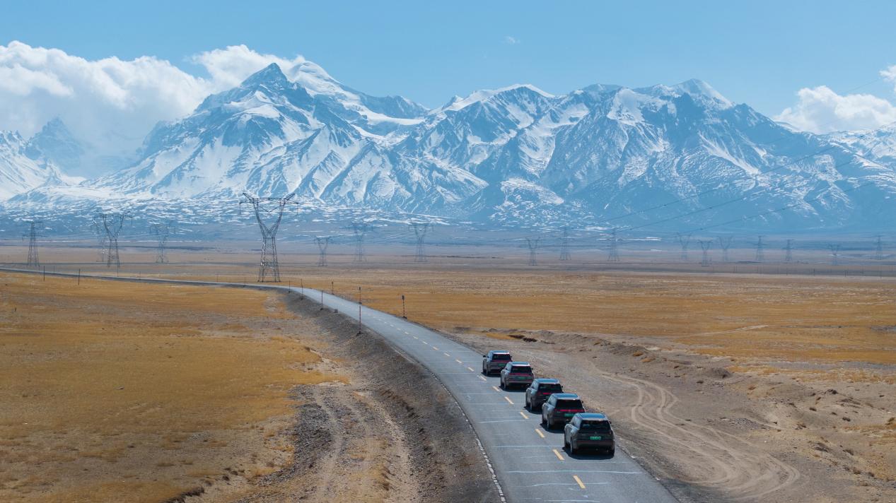 上汽大众ID. ERA  9X |“万里长歌”活动来到阿里地区  探访雪山湖泊插图2