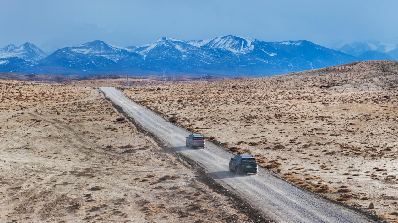 上汽大众ID. ERA  9X |“万里长歌”活动穿行阿里地区  高山湖泊美景作伴插图4