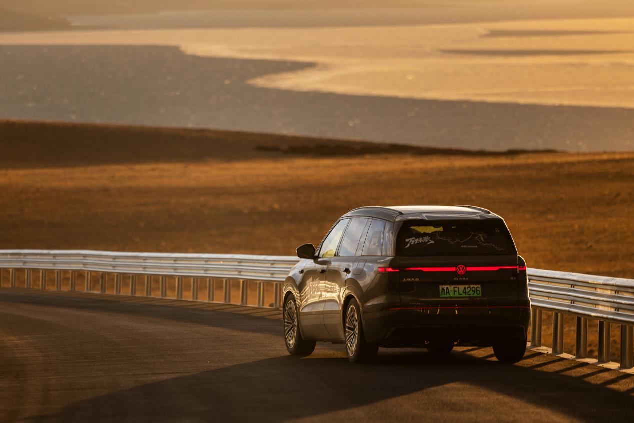 上汽大众ID. ERA  9X |“万里长歌”活动穿行阿里地区  高山湖泊美景作伴插图5