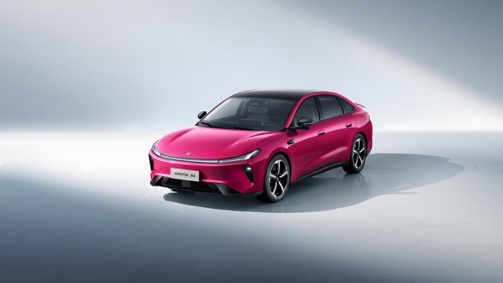 极狐S3正式开启预售：定位大空间越级纯电家轿  价格6.48万-12.58万元插图3