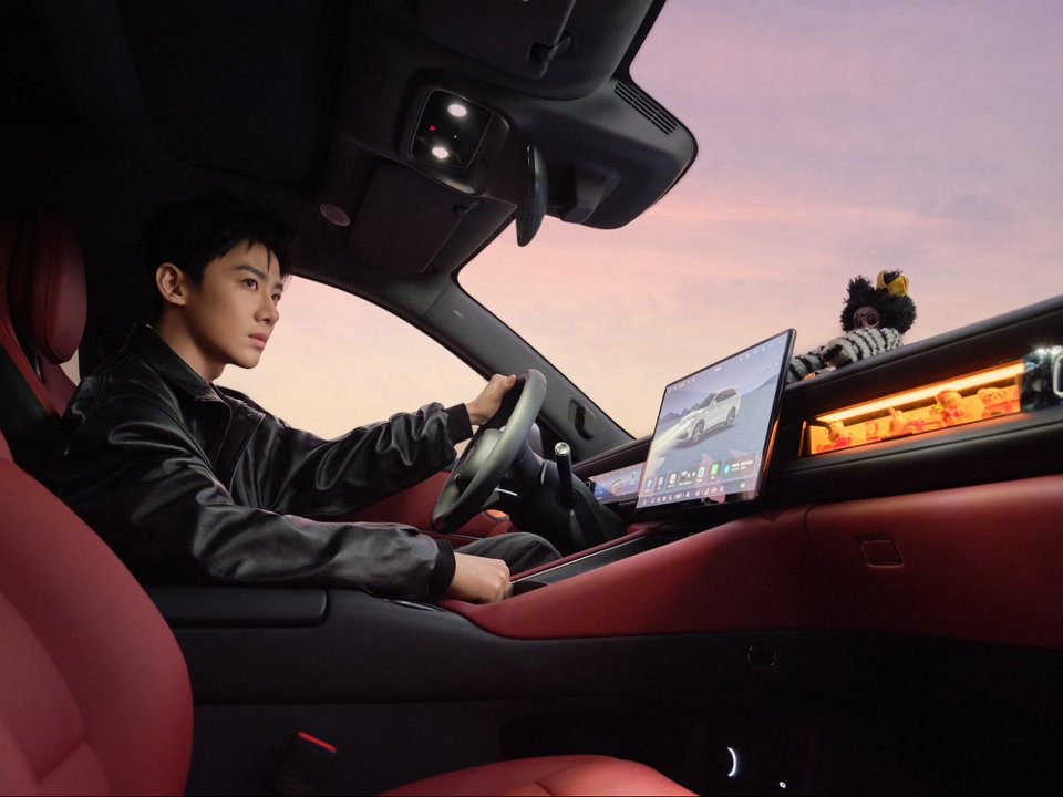 问界M6北京车展开启首批交付  赛力斯张正萍与白敬亭同台插图4