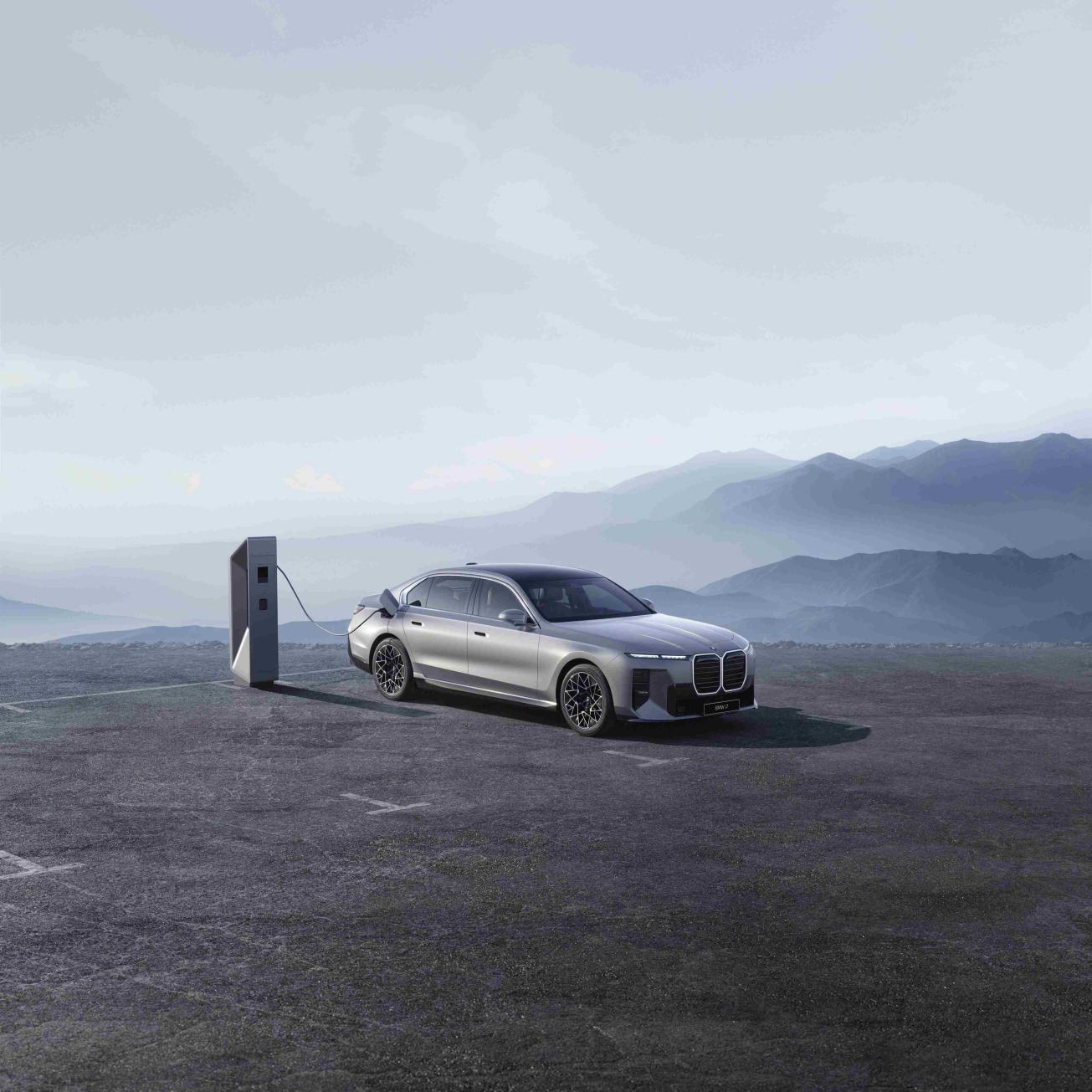 全新BMW 7系及新世代车型领衔  宝马集团携16款首秀车型震撼亮相北京车展插图1