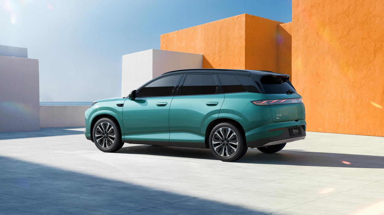 第三代元PLUS北京车展全球首发亮相  打造“元力智趣闪充SUV”插图1