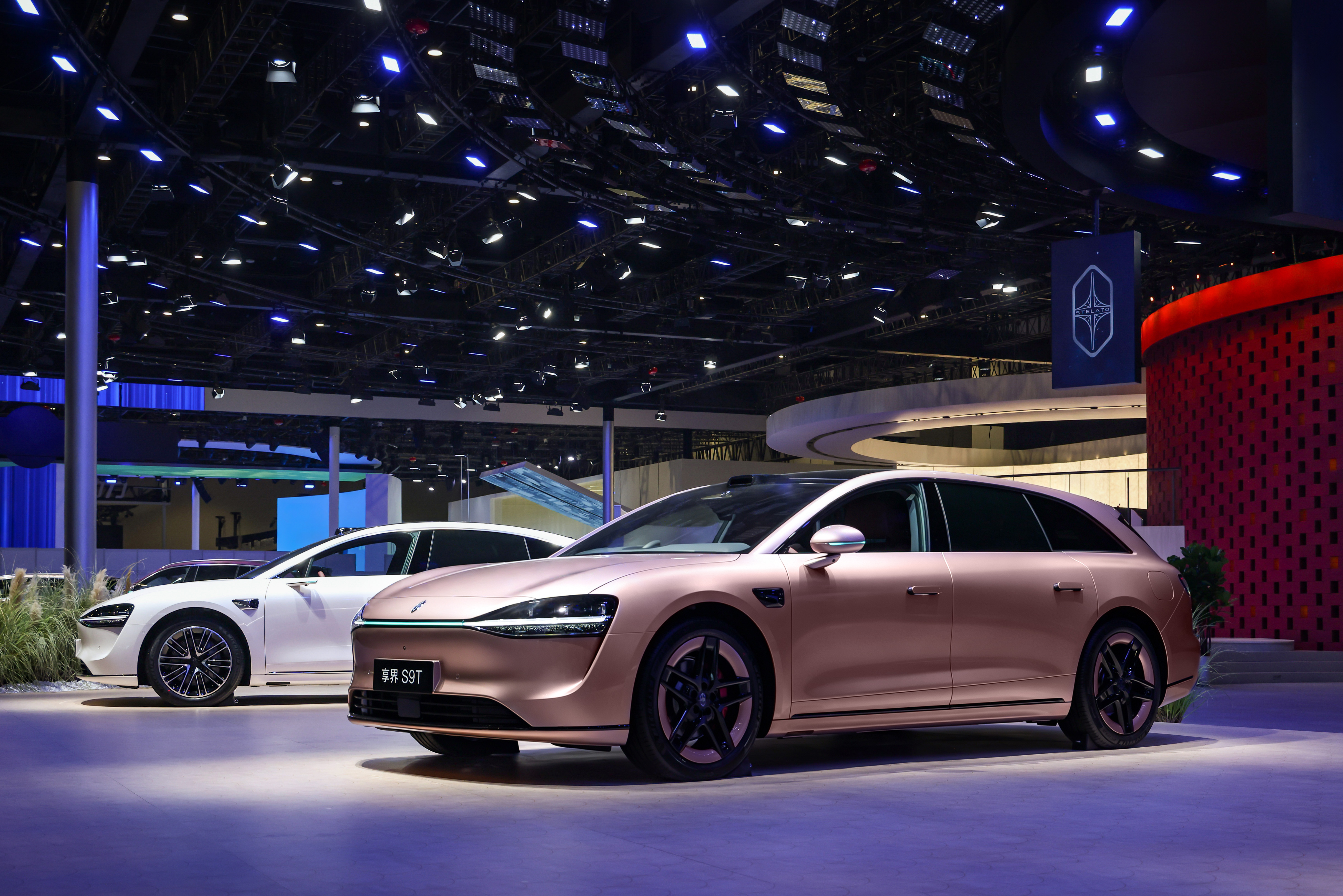 “五界协同 规模增大”鸿蒙智行王牌阵容亮相北京车展插图5