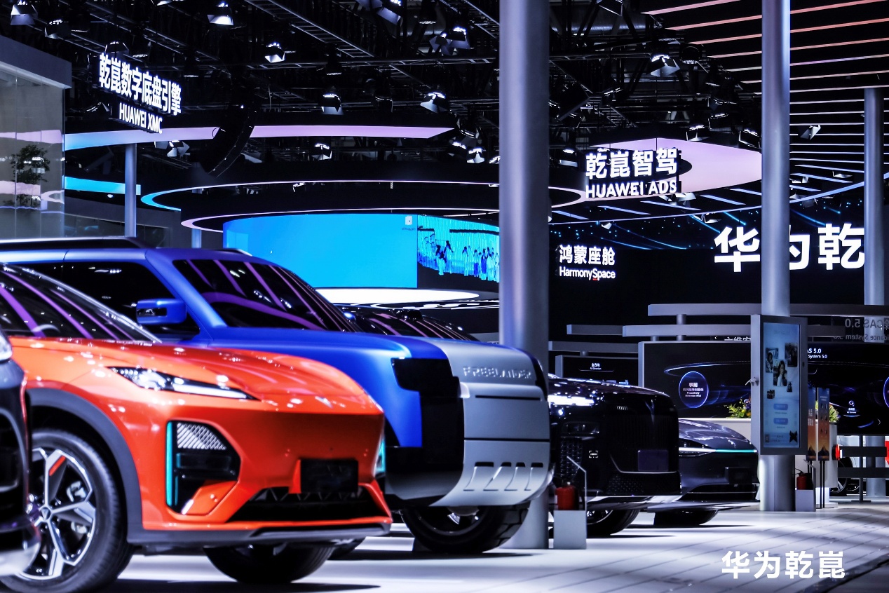 FREELANDER神行者亮相北京车展华为乾崑展台  全系标配乾崑智驾ADS5.0插图1