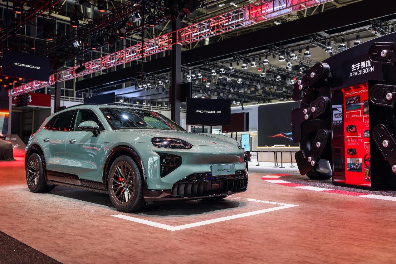 以耐力赛精神深耕中国 保时捷携全球首发新车与传奇赛车亮相北京车展插图2