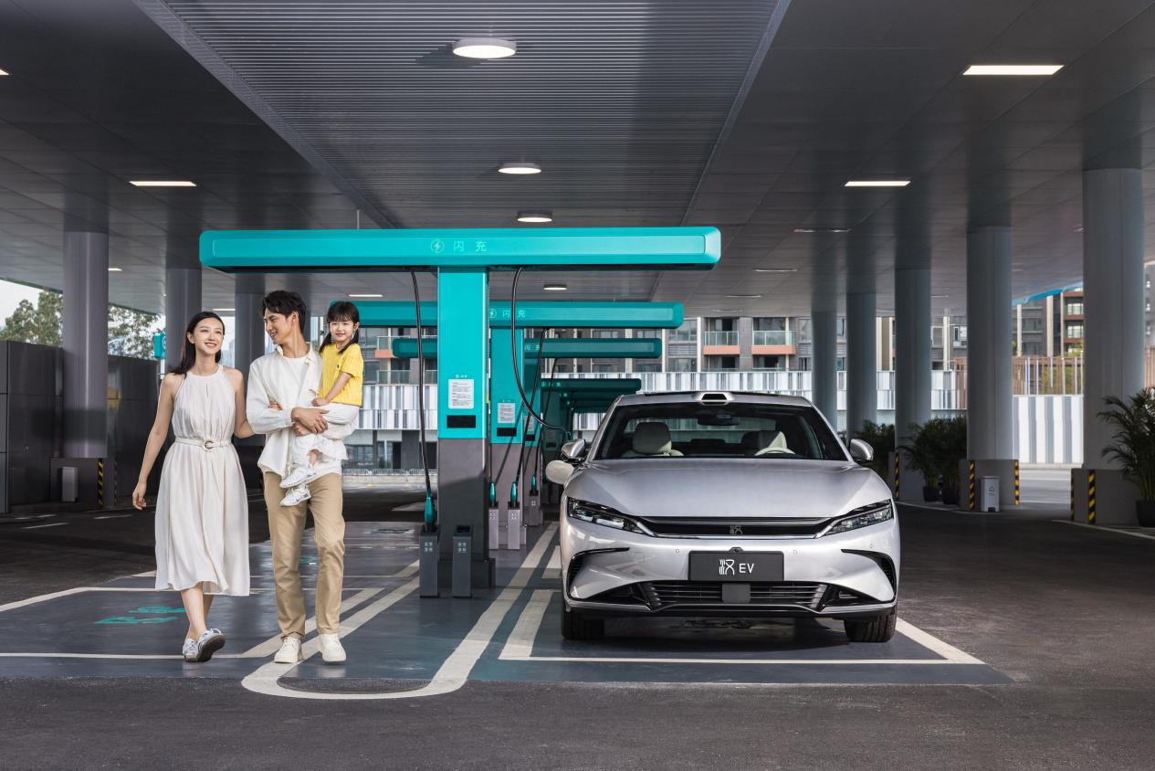 比亚迪汉EV闪充版携12大升级上市 售价17.98万-18.78万元插图4