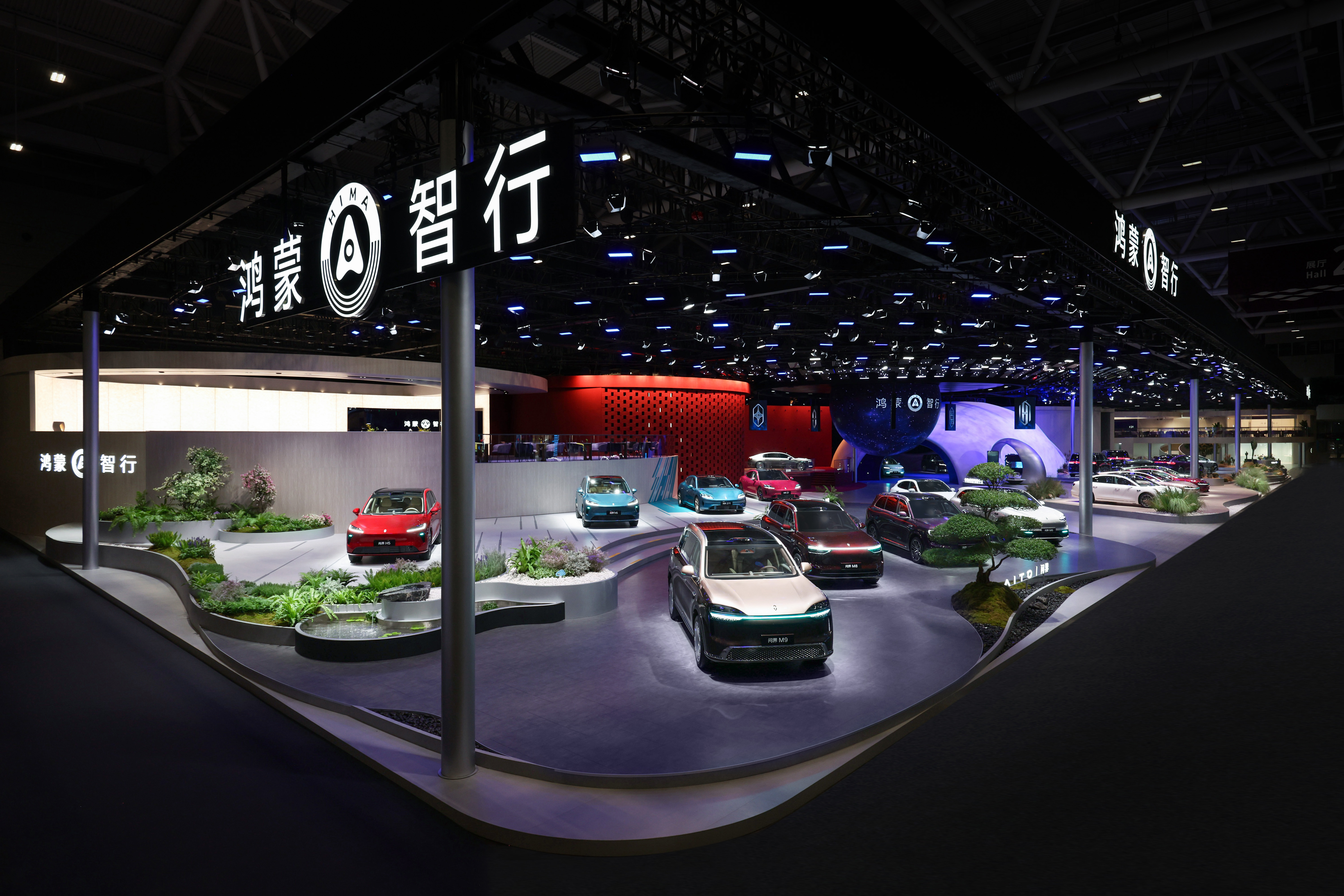 “五界”多款新品重磅来袭 鸿蒙智行家族亮相2026粤港澳车展插图