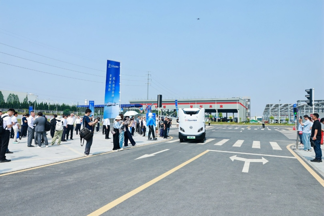 “开放引领 智驭未来”东风OpenVAN无人物流车品牌全球首发插图8 “开放引领 智驭未来”东风OpenVAN无人物流车品牌全球首发插图8