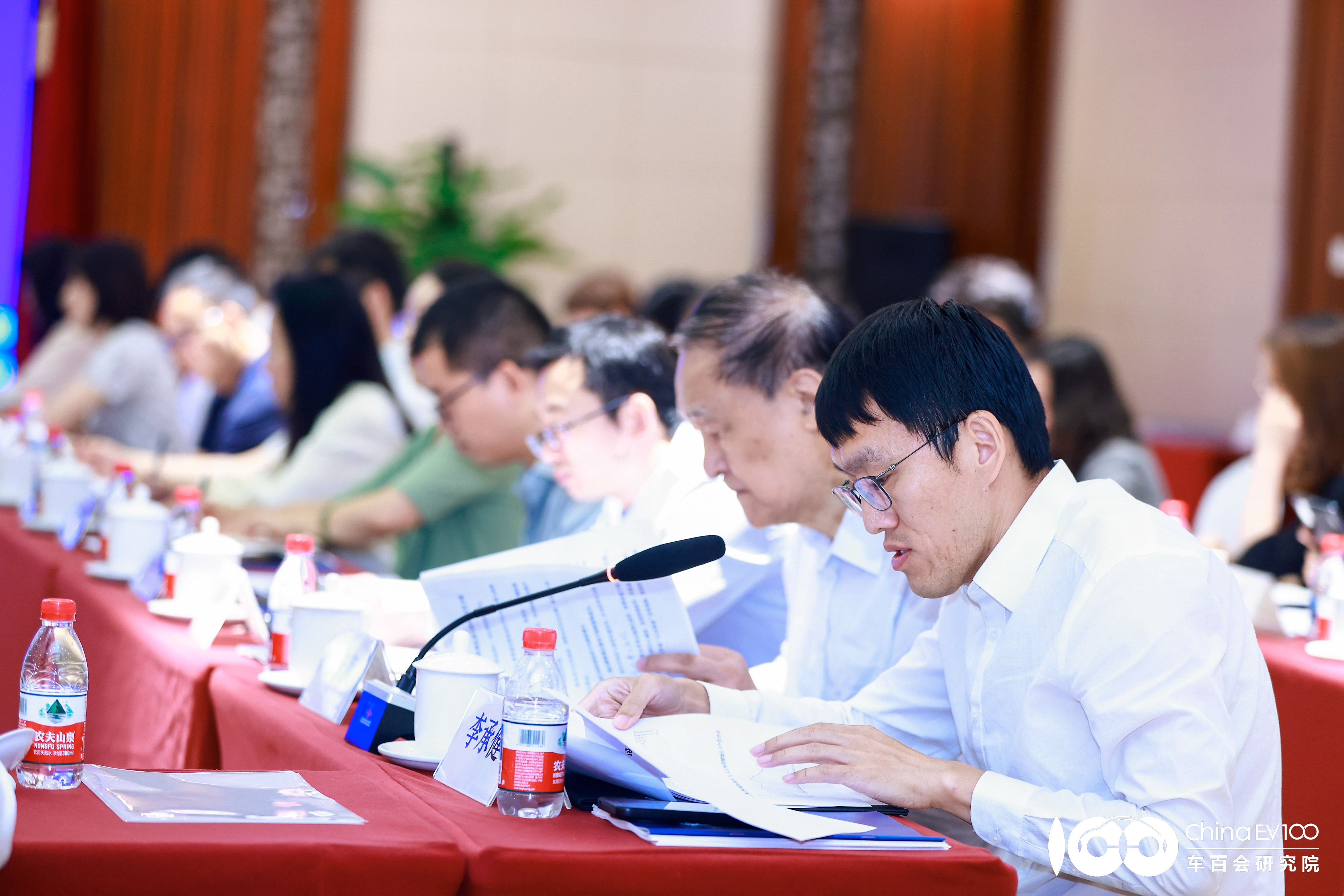 专家企业共研汽车市场形势  探寻消费增长机遇_商业头条网
