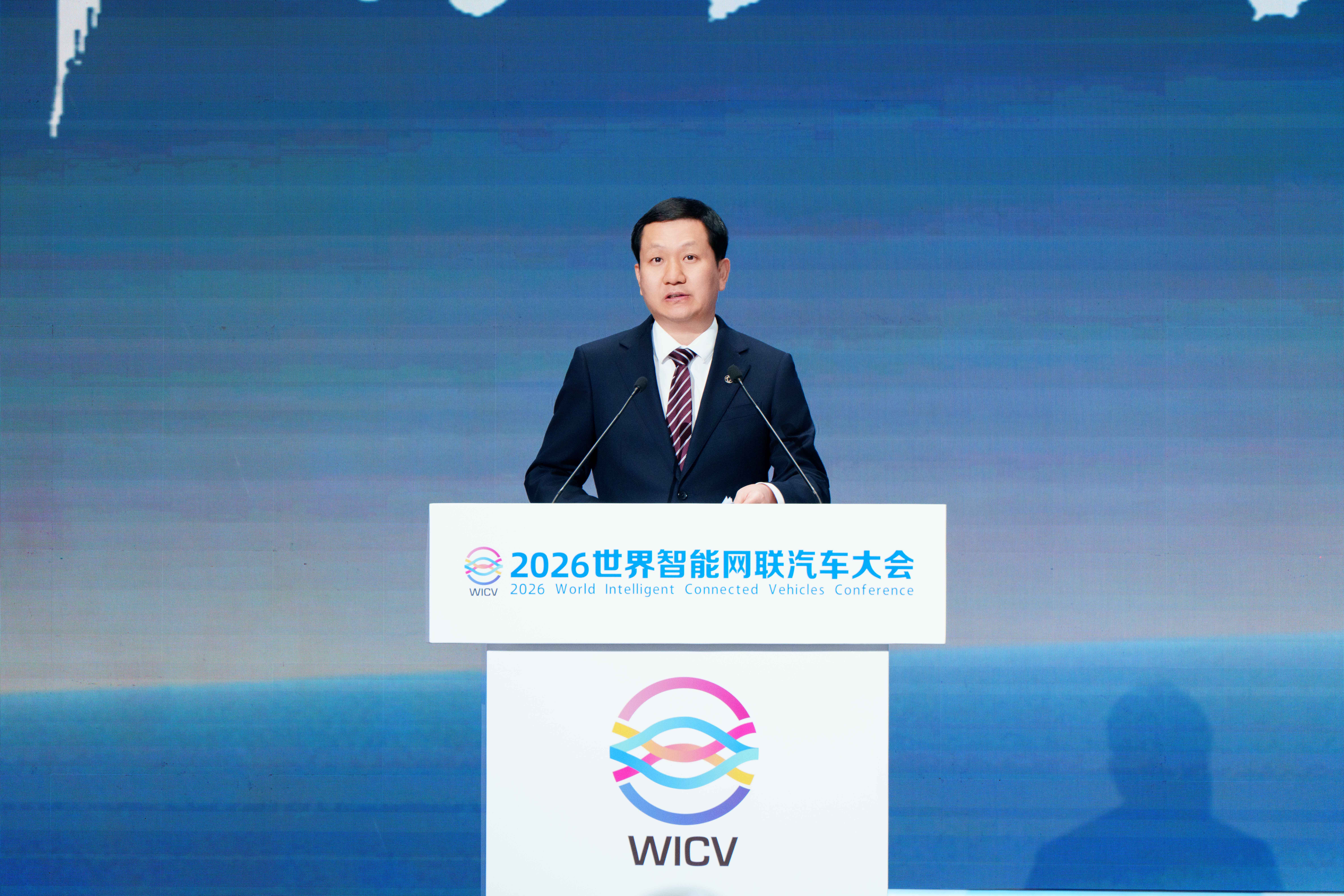 “共赴智能新时代”科技东风汽车亮相2026世界智能网联汽车大会_商业头条网
