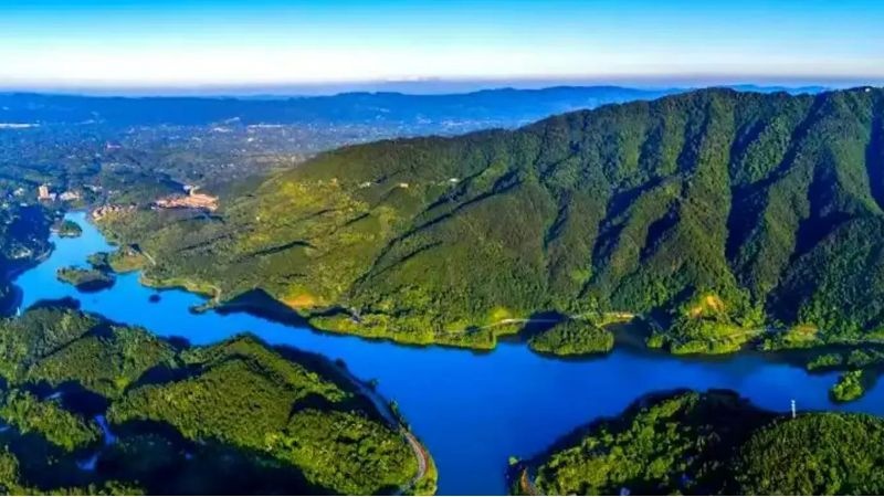 美丽景区丨巴岳山玄天湖：赏湖光山色，吃火锅看火龙