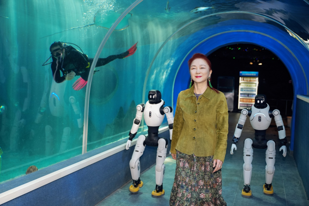 中央民族大学舞蹈学院携手智元、卓越星空,在新澳海底世界打造机器人童话盛宴